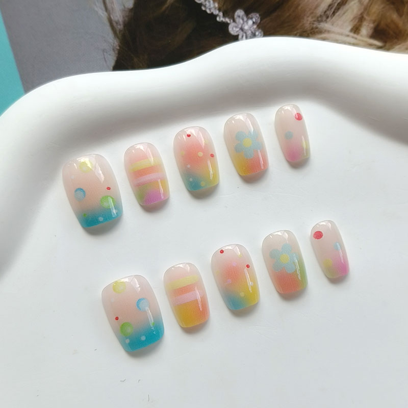 10 Pezzi di Unghie Finte Arcob - Nail Art Rainbow recensione e prezzo