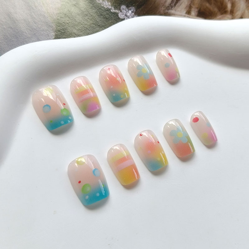 10 Pezzi di Unghie Finte Arcob - Nail Art Rainbow recensione e prezzo